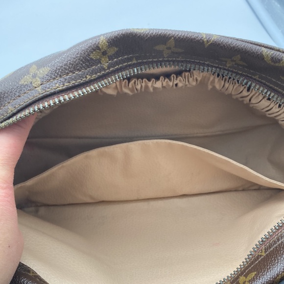 LOUIS VUITTON MONOGRAM TOILETRY TROUSSE 28 BAG - Picture 10 of 14